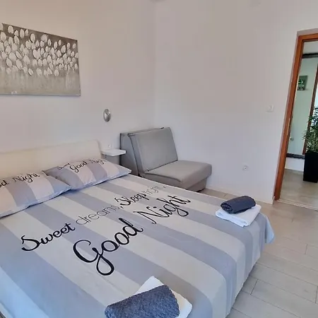 Milana Apartment *