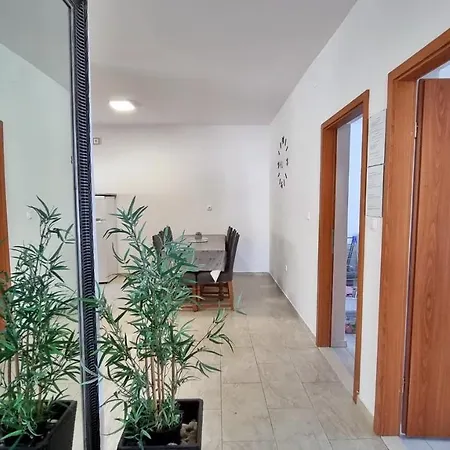 Milana Apartament *