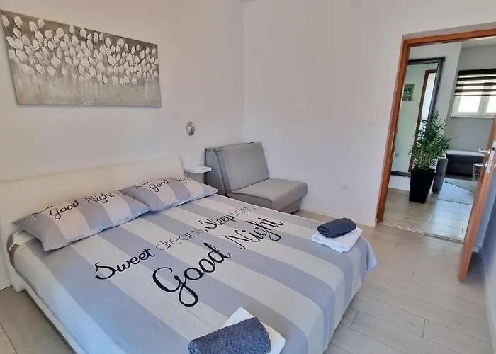 Milana Apartment *